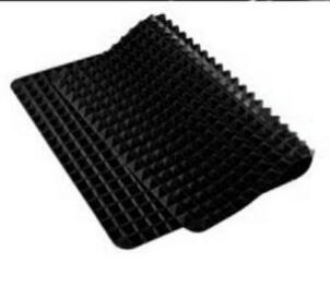 Non-Stick Silicone Pyramid Cooking Mat – Heat-Resistant Oven & BBQ Baking Mat