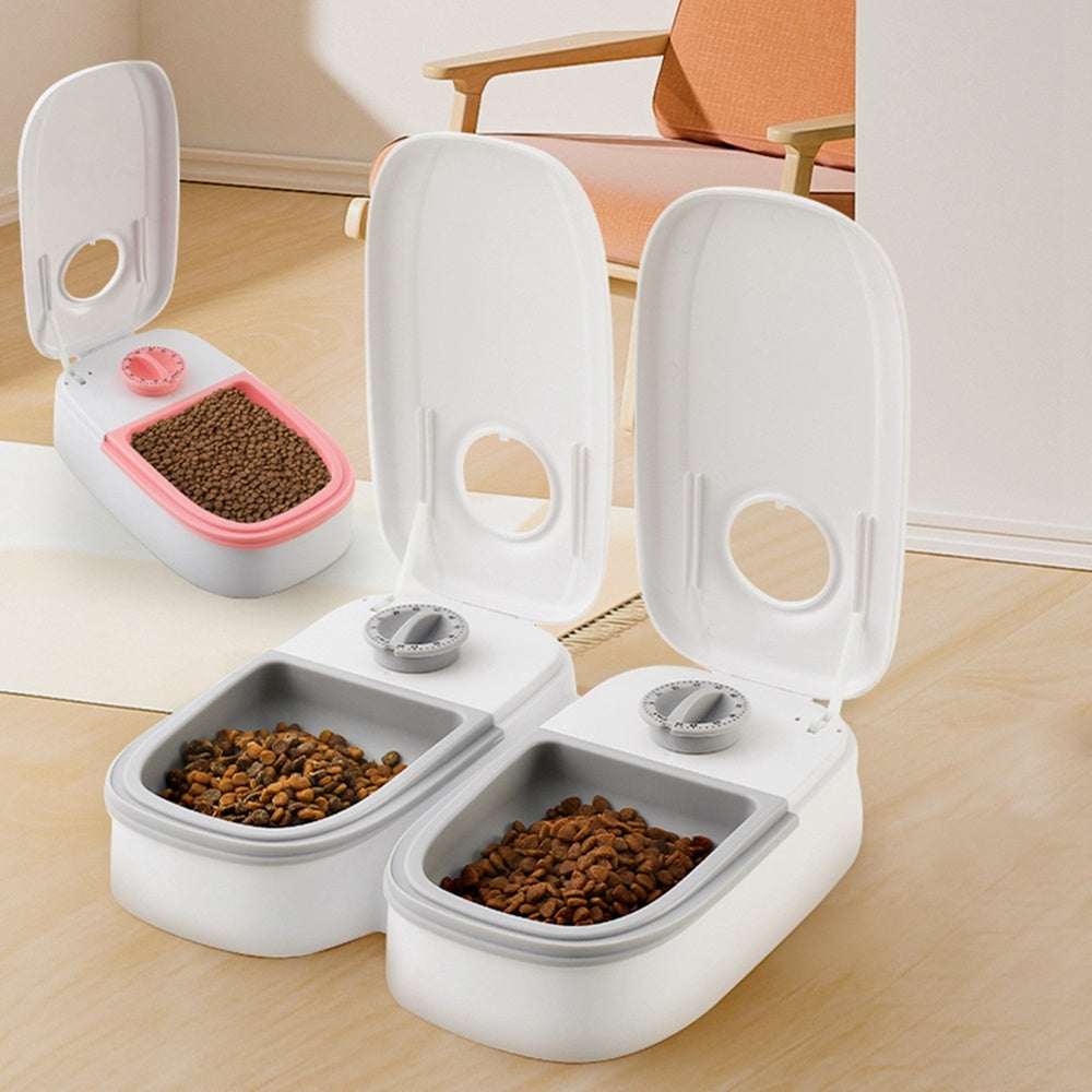 Automatic pet feeder with timer, smart food dispenser for cats and dogs.