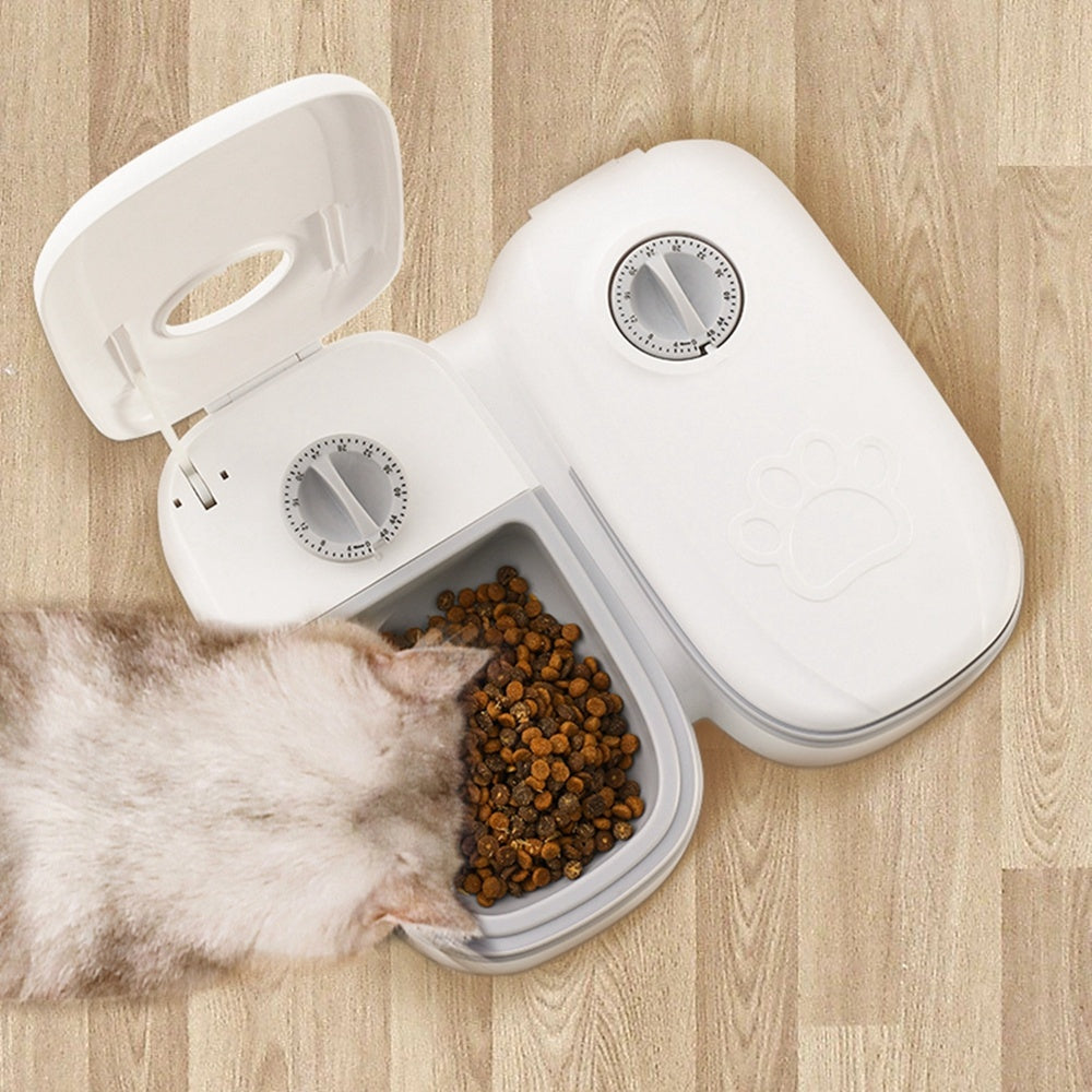 Automatic pet feeder with timer, smart food dispenser for cats and dogs.